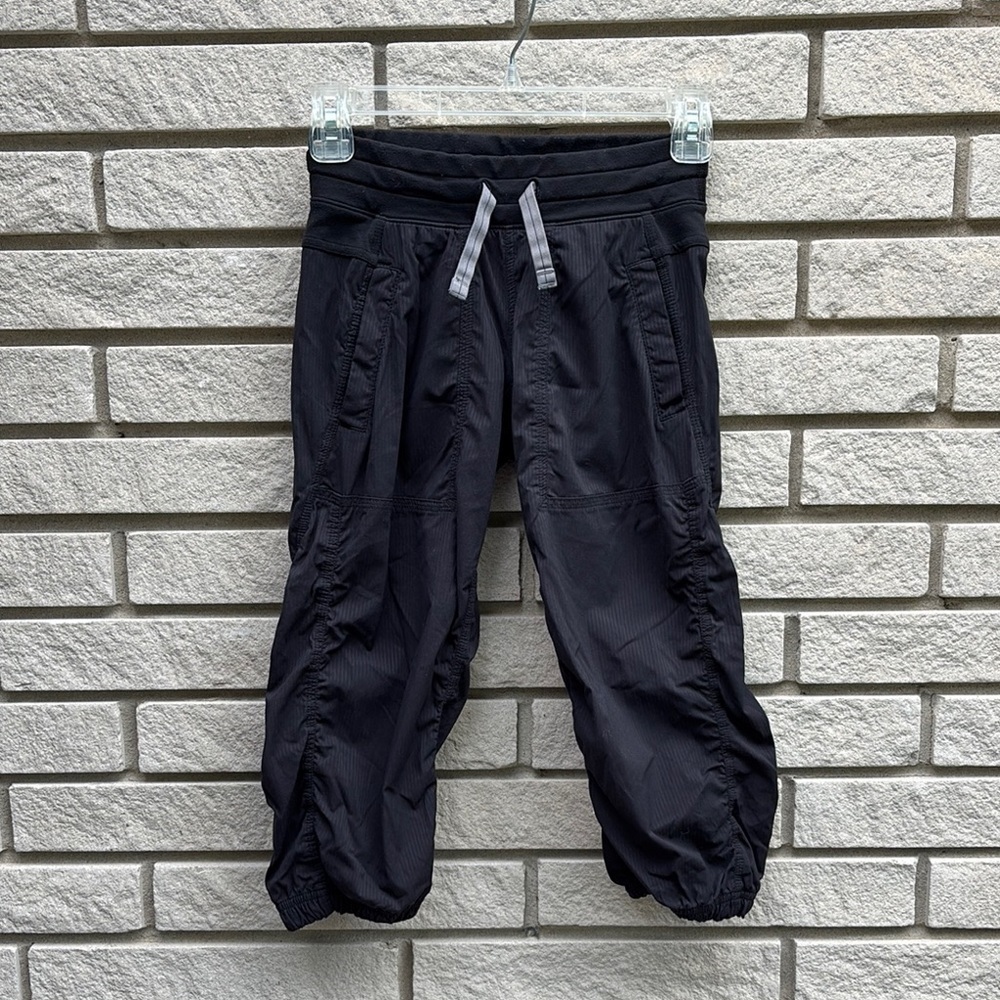 Ivivva Dance Studio Live to Move Crop Pants Size 10